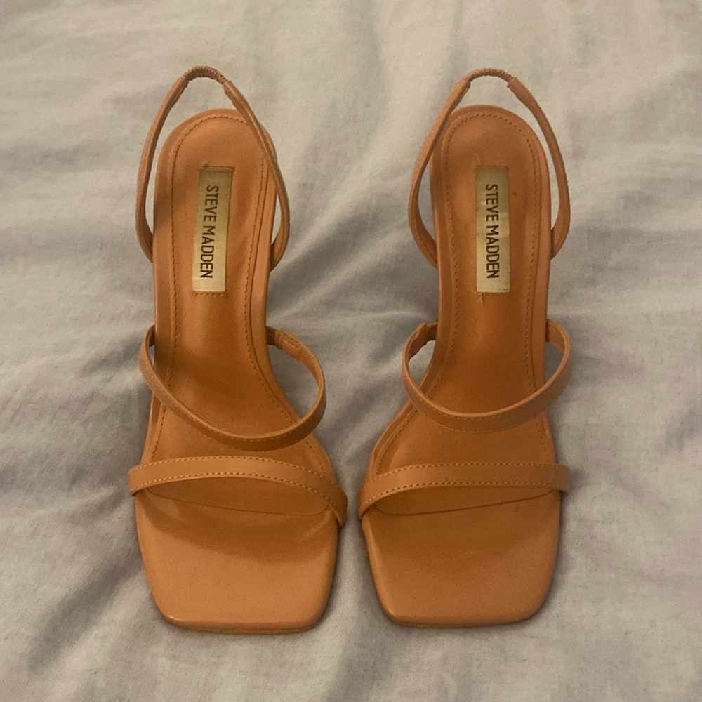 Steve Madden strappy heel size 6